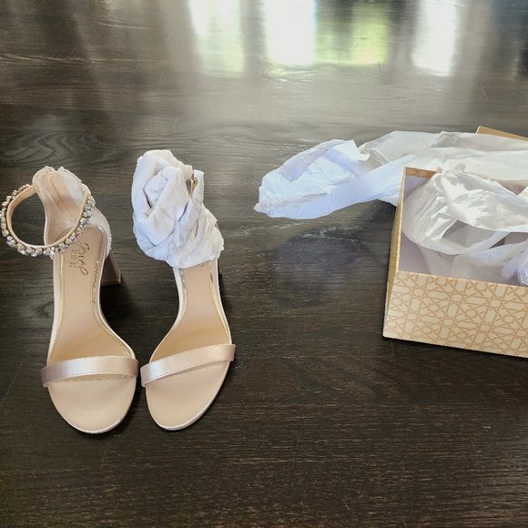 Jewel Badgley Mischka Shoes - Formal shoe - open toe, 2 in heel sandals